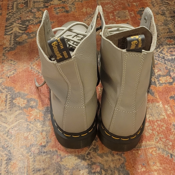 Tan Soft Leather Dr. Martens size 9 UK 41 - Picture 2 of 4